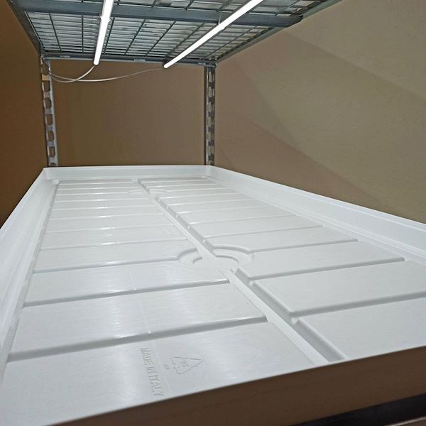 Тележка из проволочной сетки со светодиодной подсветкой для проращивания и прививки