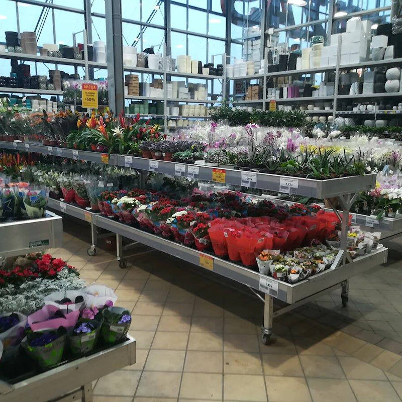 Welded aluminium bench on wheels