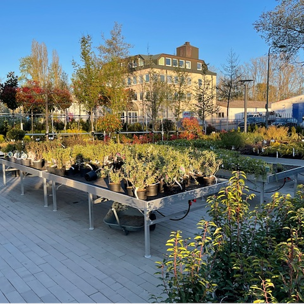 Ready-to-assemble fixed water tables in aluminium