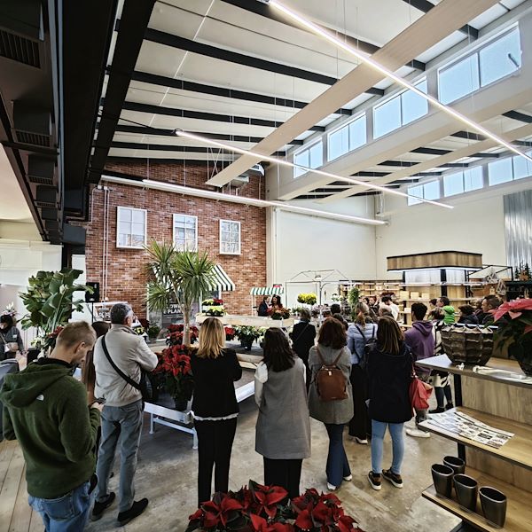 Orlandelli presents the new shopfitting concept for the wrapping area of plants and flowers