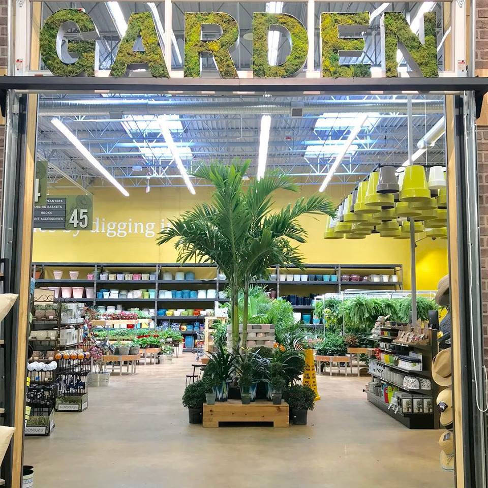 Мебель AMOR в новом интерьере отдела растений и цветов центра "Urban Hardware"