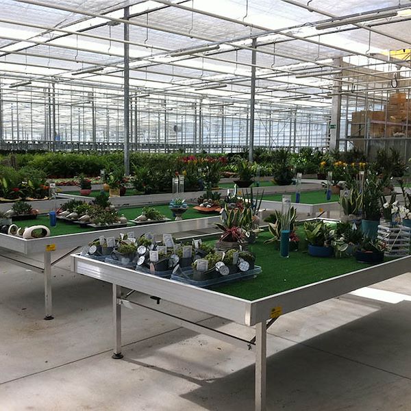 Ready-to-assemble fixed water tables in aluminium