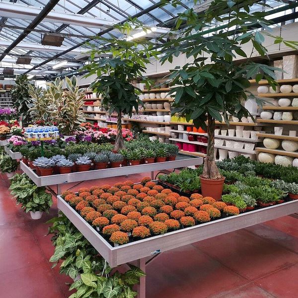 Ready-to-assemble fixed water tables in aluminium