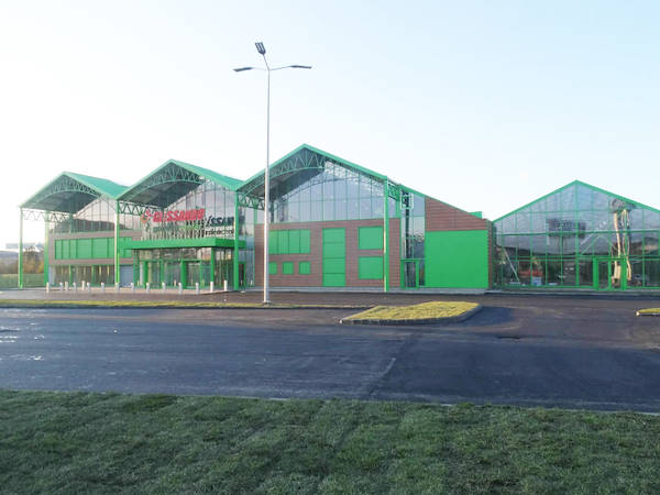 Glissando Garden Center: aluminum and accessories furnishing