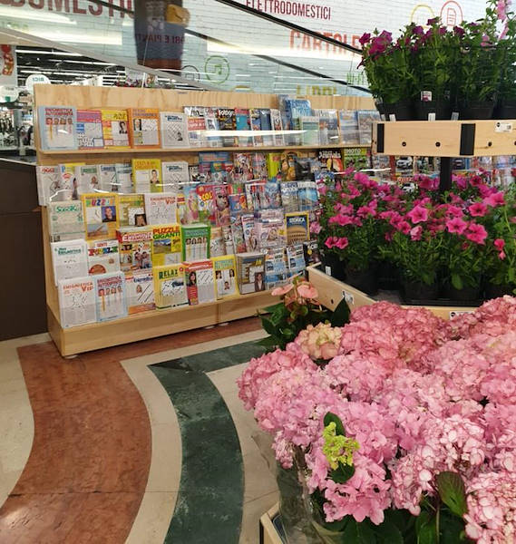 Линия AMOR для цветочного магазина-газетного киоска