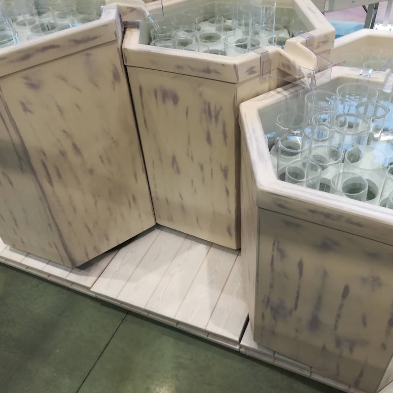 Refrigerator displayers